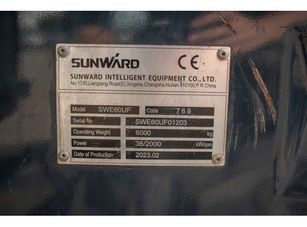 Midiexcavator SUNWARD SWE 60 Uf de vanzare